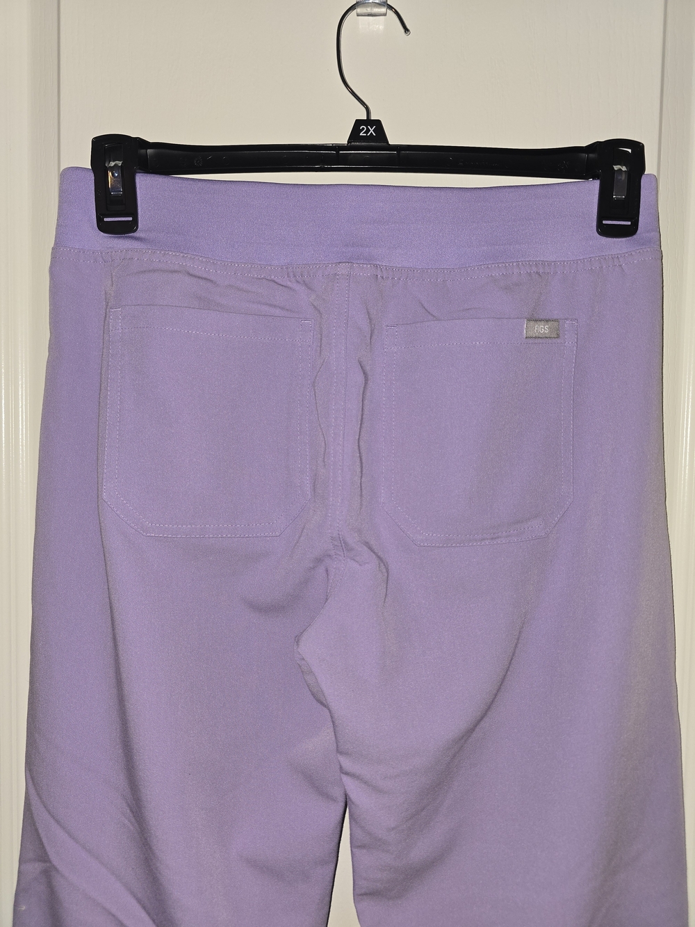 Figs LIKE NEW Lavender Scrubs Set with V-Neck Top - Size SMALL - Picture 5 of 7